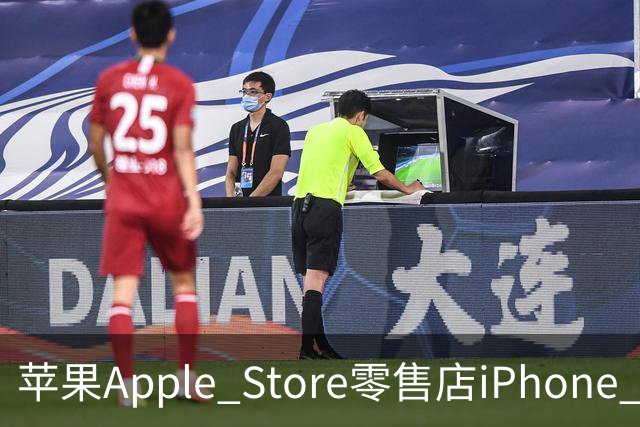 苹果Apple Store零售店iPhone Duo巨型雕塑揭幕首秀：全球四家店展出，中国有一家